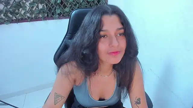 Megan Whitte online show from March 17, 2025, 9:33 am