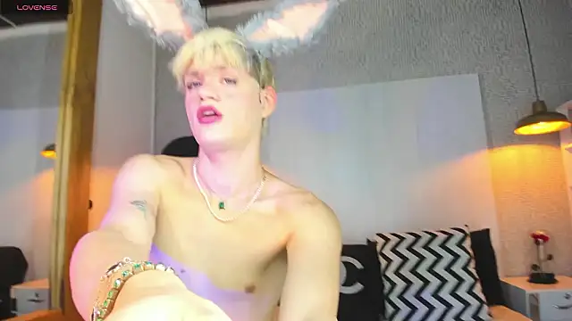 Snapshot of VladHellsing4 chatting on January 19, 2026, 2:21 pm VladHellsing4 online show from January 19, 2026, 2:21 pm