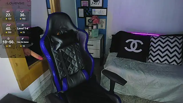 VladHellsing4 online show from November 9, 2025, 4:11 pm