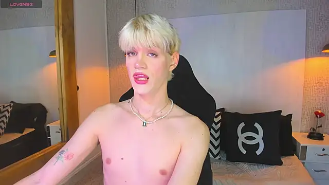 Snapshot of VladHellsing4 chatting on March 4, 2026, 2:36 pm VladHellsing4 online show from March 4, 2026, 2:36 pm