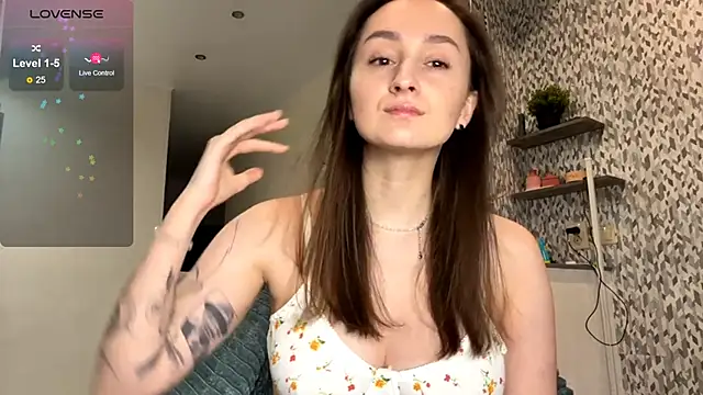 Eva Eva  online show from November 24, 2025, 8:53 pm