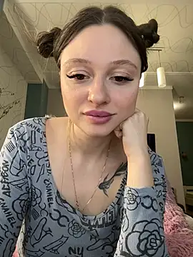 Snapshot of Kimsweet7 chatting on March 5, 2025, 8:10 pm Kimsweet7 online show from March 5, 2025, 8:10 pm