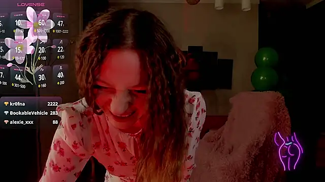 Snapshot of Kimsweet7 chatting on March 10, 2025, 8:23 pm Kimsweet7 online show from March 10, 2025, 8:23 pm