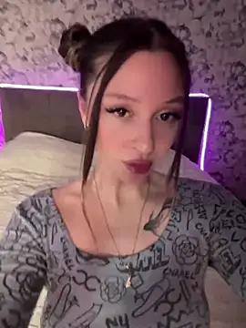 Snapshot of Kimsweet7 chatting on March 5, 2025, 5:08 pm Kimsweet7 online show from March 5, 2025, 5:08 pm