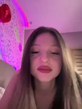 Snapshot of Kimsweet7 chatting on March 1, 2025, 6:11 pm Kimsweet7 online show from March 1, 2025, 6:11 pm