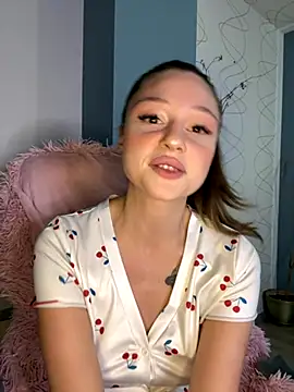 Snapshot of Kimsweet7 chatting on October 22, 2025, 6:07 pm Kimsweet7 online show from October 22, 2025, 6:07 pm