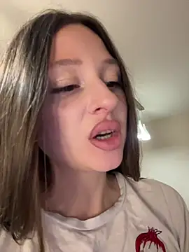 Snapshot of Kimsweet7 chatting on November 6, 2025, 6:23 pm Kimsweet7 online show from November 6, 2025, 6:23 pm