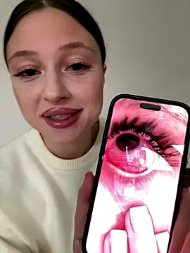 Snapshot of Kimsweet7 chatting on October 17, 2025, 11:01 am Kimsweet7 online show from October 17, 2025, 11:01 am