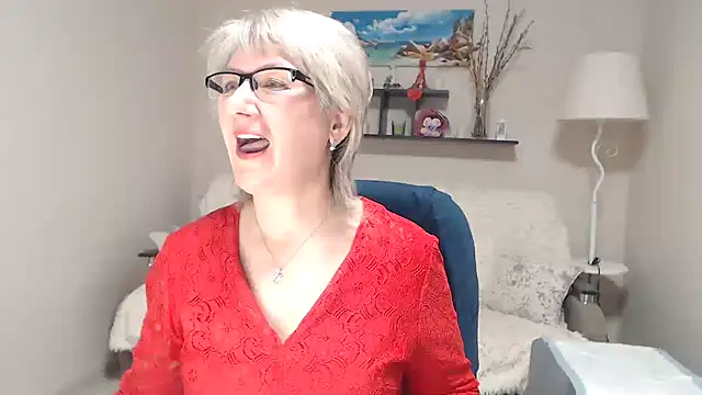 Snapshot of FleurMays chatting on February 5, 2026, 4:19 am FleurMays online show from February 5, 2026, 4:19 am