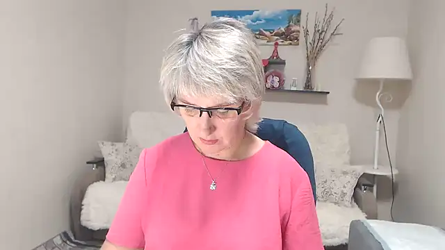 FleurMays online show from October 25, 2025, 4:55 am