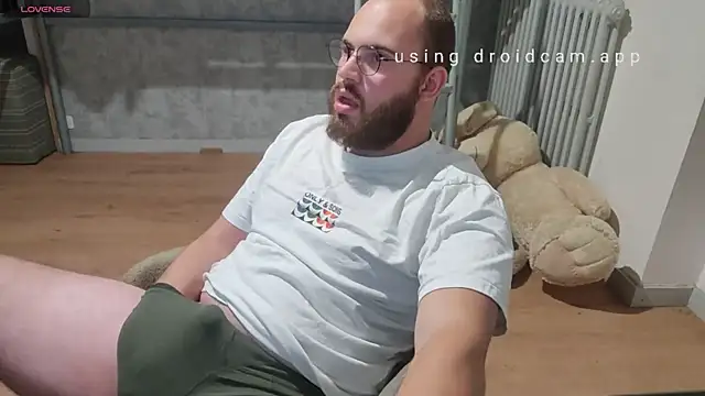 Snapshot of azagoul222 chatting on September 15, 2025, 8:53 pm azagoul222 online show from September 15, 2025, 8:53 pm