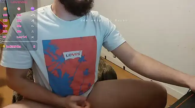 Snapshot of azagoul222 chatting on January 12, 2025, 2:30 pm azagoul222 online show from January 12, 2025, 2:30 pm