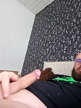 Snapshot of azagoul222 chatting on November 25, 2025, 2:17 pm azagoul222 online show from November 25, 2025, 2:17 pm