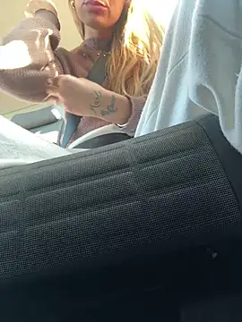 Snapshot of Lydie_off chatting on March 3, 2025, 9:45 am Lydie off online show from March 3, 2025, 9:45 am