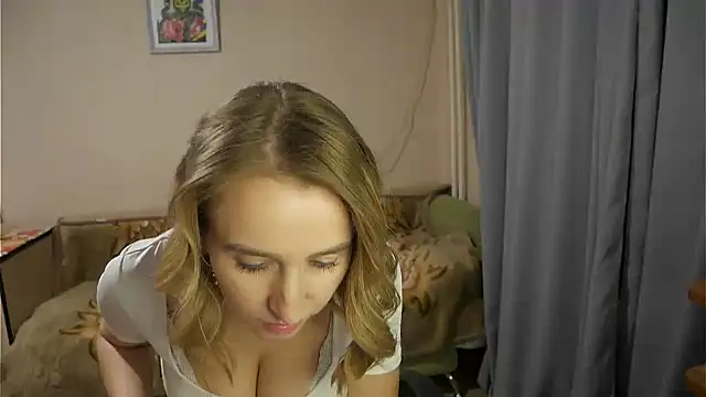 Snapshot of Sophiloren chatting on January 26, 2025, 5:44 pm Sophiloren online show from January 26, 2025, 5:44 pm