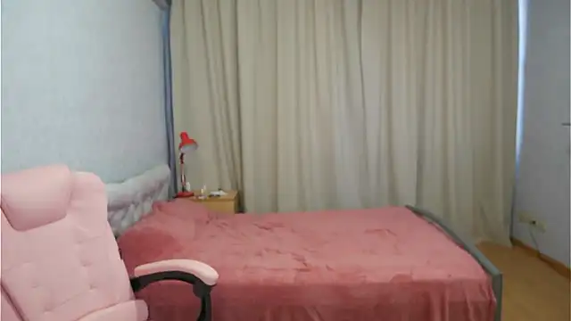 Snapshot of Sophiloren chatting on September 14, 2025, 1:11 pm Sophiloren online show from September 14, 2025, 1:11 pm