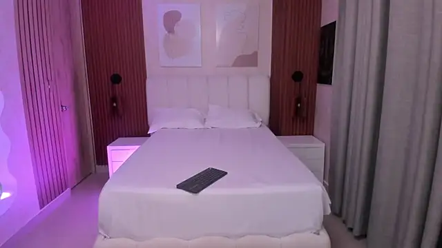 Snapshot of Leah_Sweetie chatting on October 24, 2025, 10:14 am Leah Sweetie online show from October 24, 2025, 10:14 am