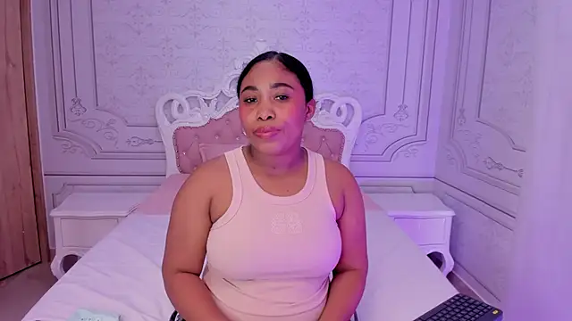 Snapshot of Leah_Sweetie chatting on March 21, 2025, 2:29 pm Leah Sweetie online show from March 21, 2025, 2:29 pm