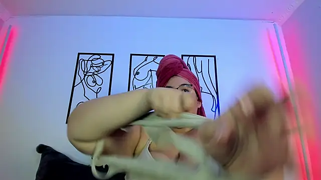 Snapshot of RubyPirsso18 chatting on March 20, 2025, 7:04 pm RubyPirsso18 online show from March 20, 2025, 7:04 pm