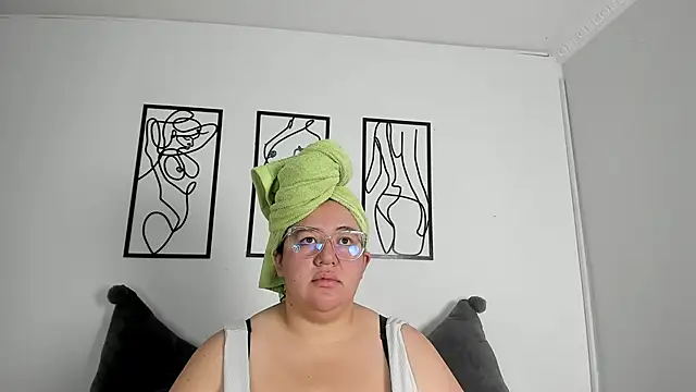 Snapshot of RubyPirsso18 chatting on November 28, 2025, 7:25 pm RubyPirsso18 online show from November 28, 2025, 7:25 pm