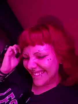 Snapshot of Sarah-Stoner chatting on June 21, 2026, 8:58 pm Sarah-Stoner online show from June 21, 2026, 8:58 pm