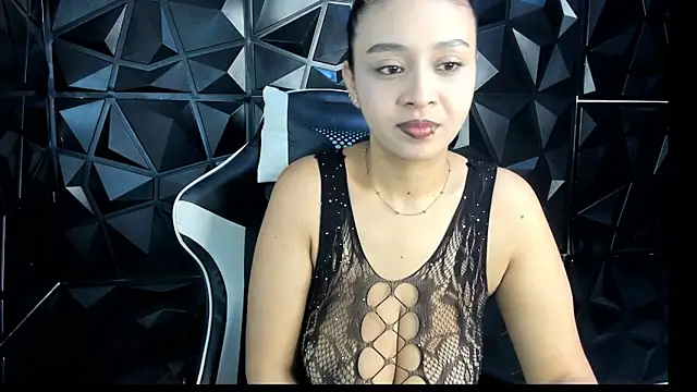 Snapshot of HelueHorny13 chatting on October 13, 2025, 5:53 am HelueHorny13 online show from October 13, 2025, 5:53 am