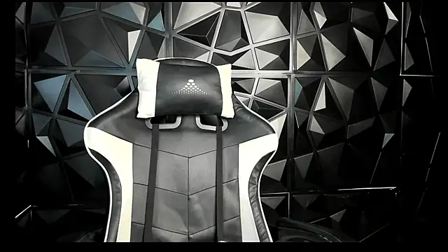 Snapshot of HelueHorny13 chatting on March 19, 2025, 3:20 am HelueHorny13 online show from March 19, 2025, 3:20 am