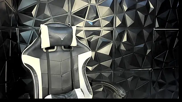 Snapshot of HelueHorny13 chatting on September 22, 2025, 5:02 am HelueHorny13 online show from September 22, 2025, 5:02 am