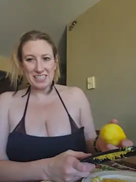 lilyhornyhousewife online show from June 19, 2026, 7:20 pm