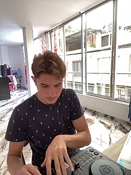 oliver Lz online show from February 25, 2026, 3:12 pm