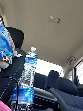 Snapshot of cinnaminnie chatting on March 5, 2025, 4:24 pm cinnaminnie online show from March 5, 2025, 4:24 pm