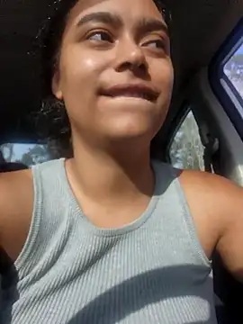 Snapshot of cinnaminnie chatting on March 20, 2025, 1:37 pm cinnaminnie online show from March 20, 2025, 1:37 pm