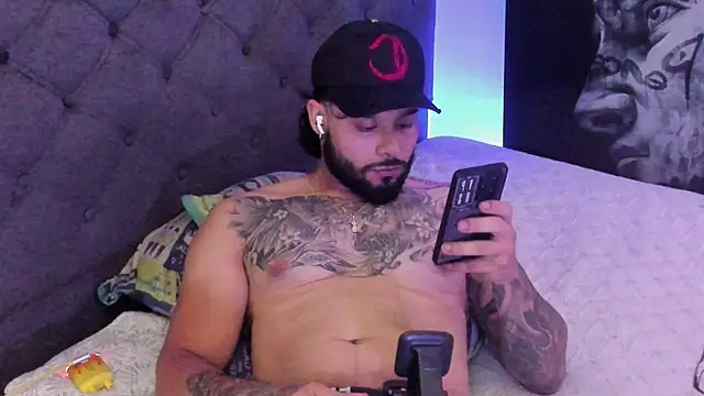 jeremygerard  online show from October 4, 2025, 7:10 am