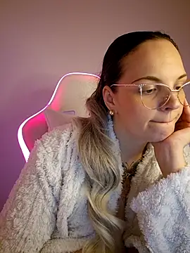 Jujuicy 97 online show from March 22, 2026, 6:31 pm