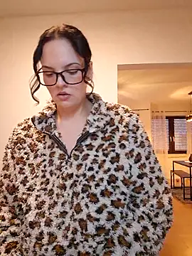 Jujuicy 97 online show from February 8, 2026, 9:07 am