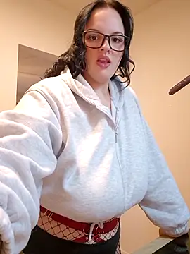 Jujuicy 97 online show from February 4, 2026, 8:09 am