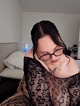 Snapshot of Jujuicy_97 chatting on June 11, 2026, 2:58 pm Jujuicy 97 online show from June 11, 2026, 2:58 pm
