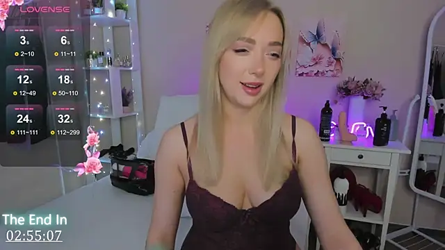 Snapshot of MissLisaX chatting on October 2, 2025, 10:07 am MissLisaX online show from October 2, 2025, 10:07 am