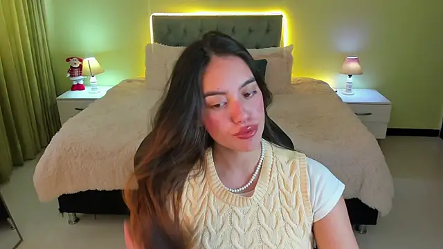  Charlotte evans 1 online show from December 19, 2025, 8:55 pm