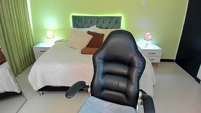  Charlotte evans 1 online show from March 22, 2026, 1:01 pm