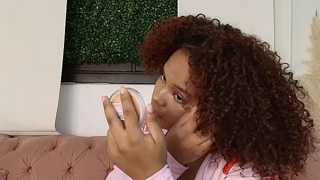 nataly velez online show from November 19, 2025, 5:13 pm