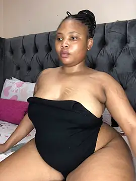 Snapshot of Anaelle24 chatting on February 21, 2026, 6:26 am Anaelle24 online show from February 21, 2026, 6:26 am