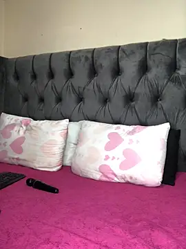 Snapshot of Anaelle24 chatting on February 14, 2026, 6:46 am Anaelle24 online show from February 14, 2026, 6:46 am