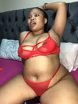 Snapshot of Anaelle24 chatting on May 5, 2026, 5:38 pm Anaelle24 online show from May 5, 2026, 5:38 pm