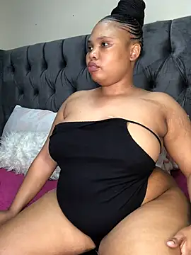 Snapshot of Anaelle24 chatting on June 5, 2026, 4:06 am Anaelle24 online show from June 5, 2026, 4:06 am