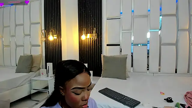 mia schwarz online show from October 1, 2025, 9:18 pm