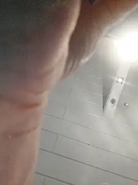 Snapshot of Greyhound70 chatting on January 19, 2026, 8:40 am Greyhound70 online show from January 19, 2026, 8:40 am