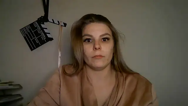 Snapshot of PetiteB_Official chatting on February 11, 2025, 12:38 am PetiteB Official online show from February 11, 2025, 12:38 am