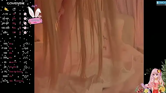 Blondecandie online show from March 12, 2026, 4:33 pm