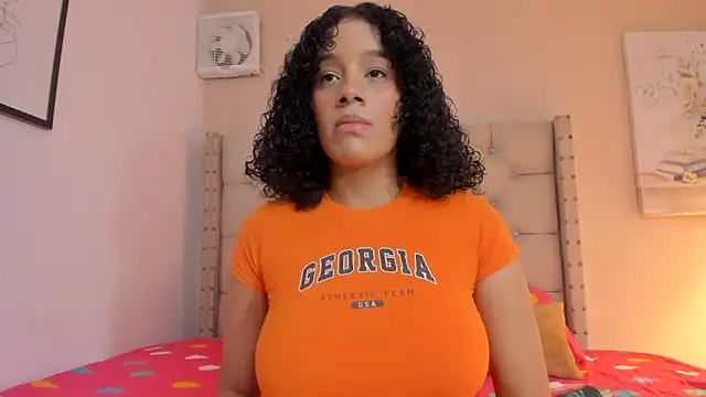 Snapshot of vanesasexyhot21 chatting on November 4, 2025, 2:15 am vanesasexyhot21 online show from November 4, 2025, 2:15 am